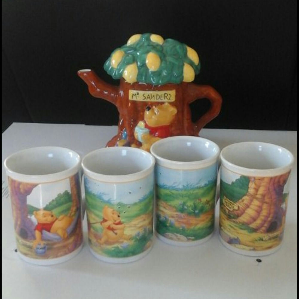 Pooh bear tea set